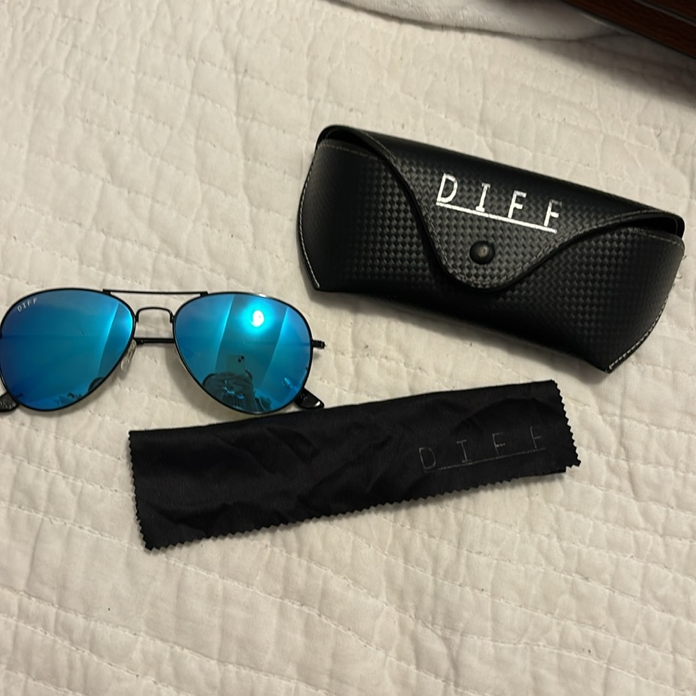 Diff Blue Reflective Aviators - image 2